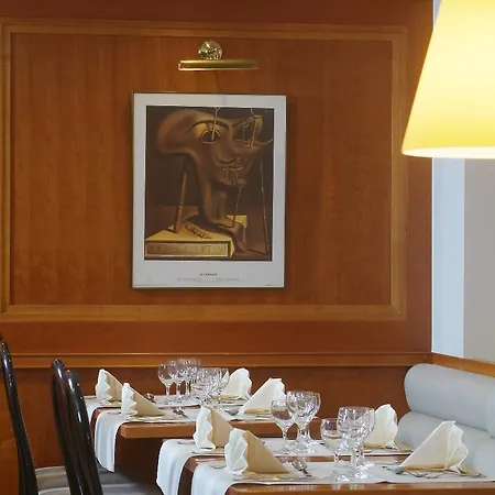 Castelnou Hotel 3*
